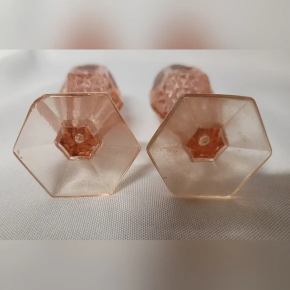 Vintage Pink Glass Salt and Pepper Shakers (109) - Picture 5 of 5